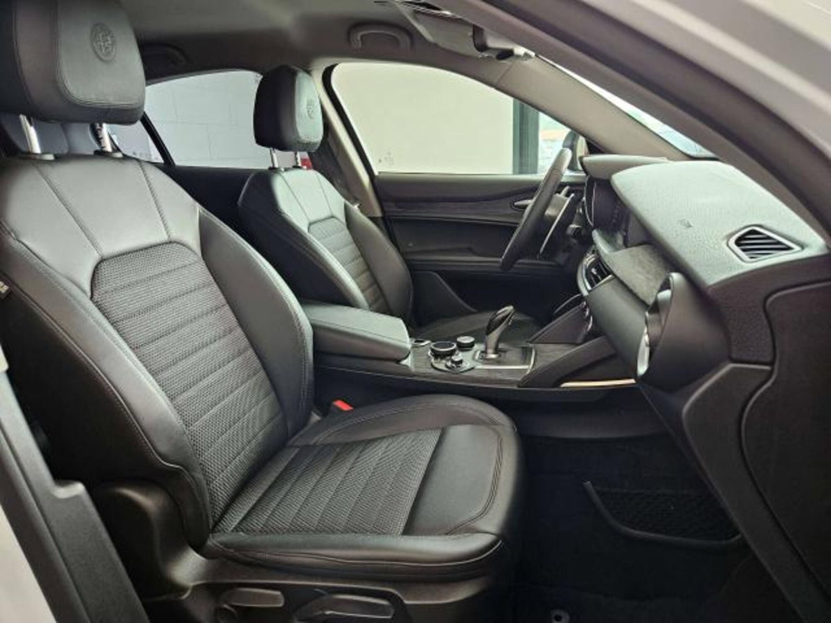 Alfa Romeo Stelvio 2.2 t Intensa Q4 210cv auto (11)