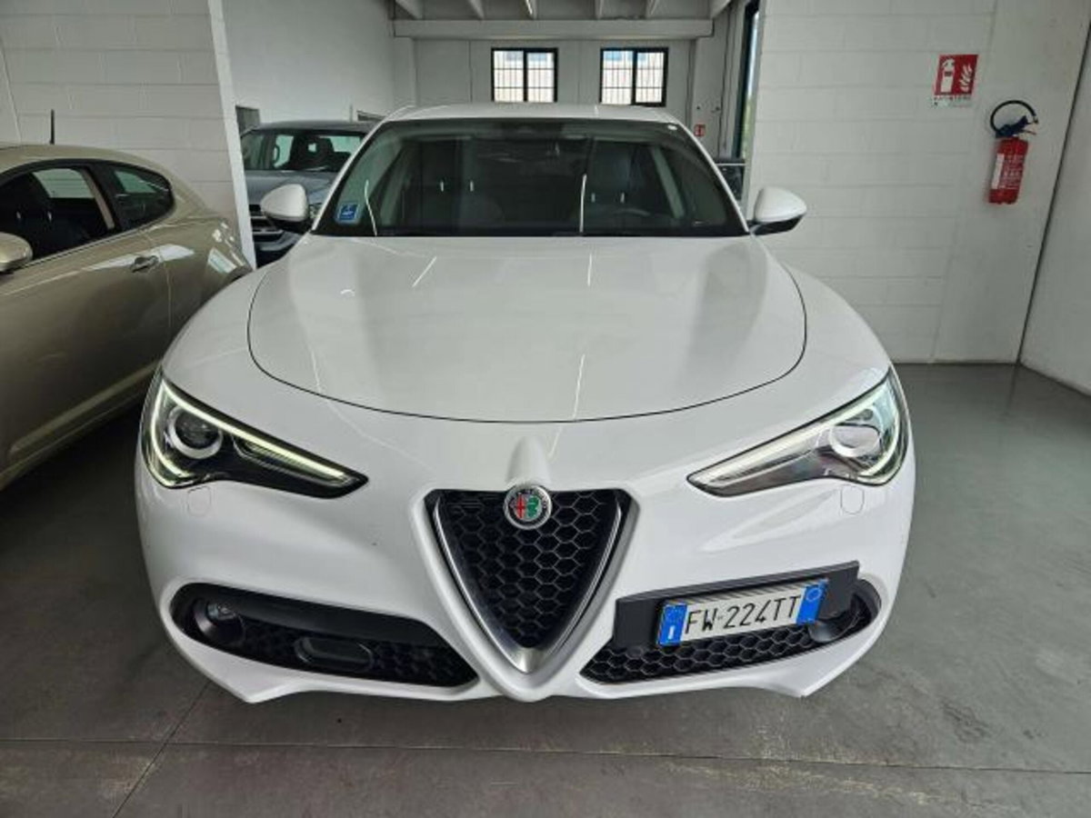 Alfa Romeo Stelvio 2.2 t Intensa Q4 210cv auto (2)