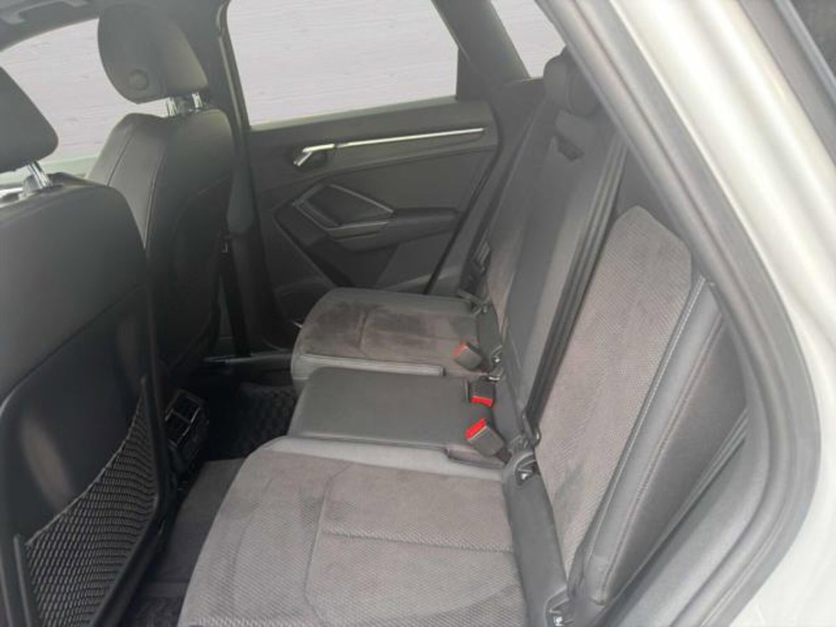 Audi Q3 45 TFSI quattro S tronic S line edition (10)