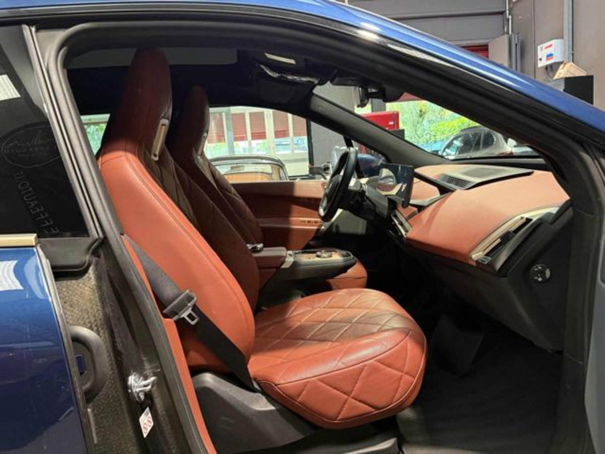 BMW iX xdrive50 pacchetto sportivo (14)