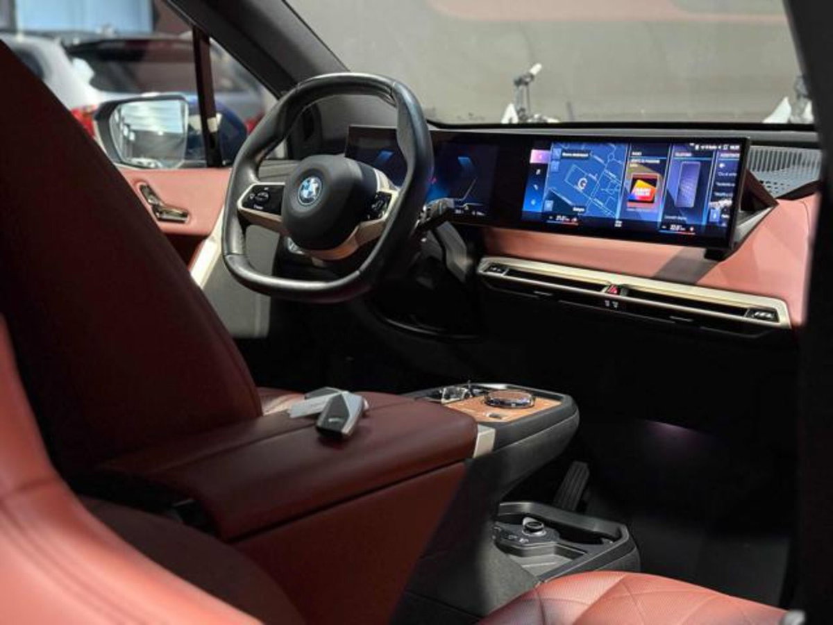 BMW iX xdrive50 pacchetto sportivo (15)