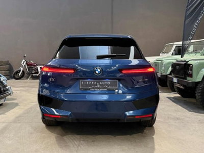 BMW iX xdrive50 pacchetto sportivo (5)