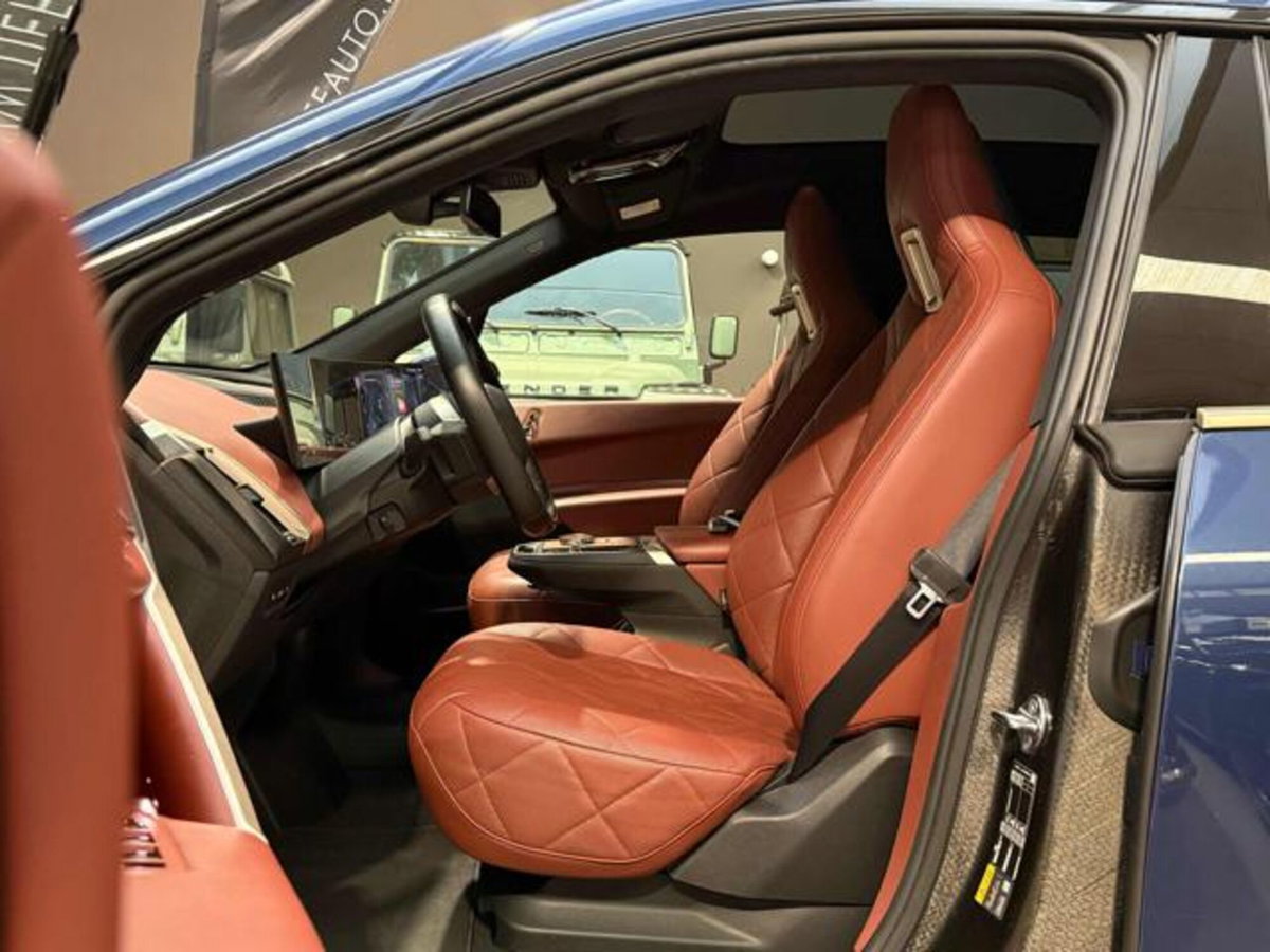 BMW iX xdrive50 pacchetto sportivo (8)