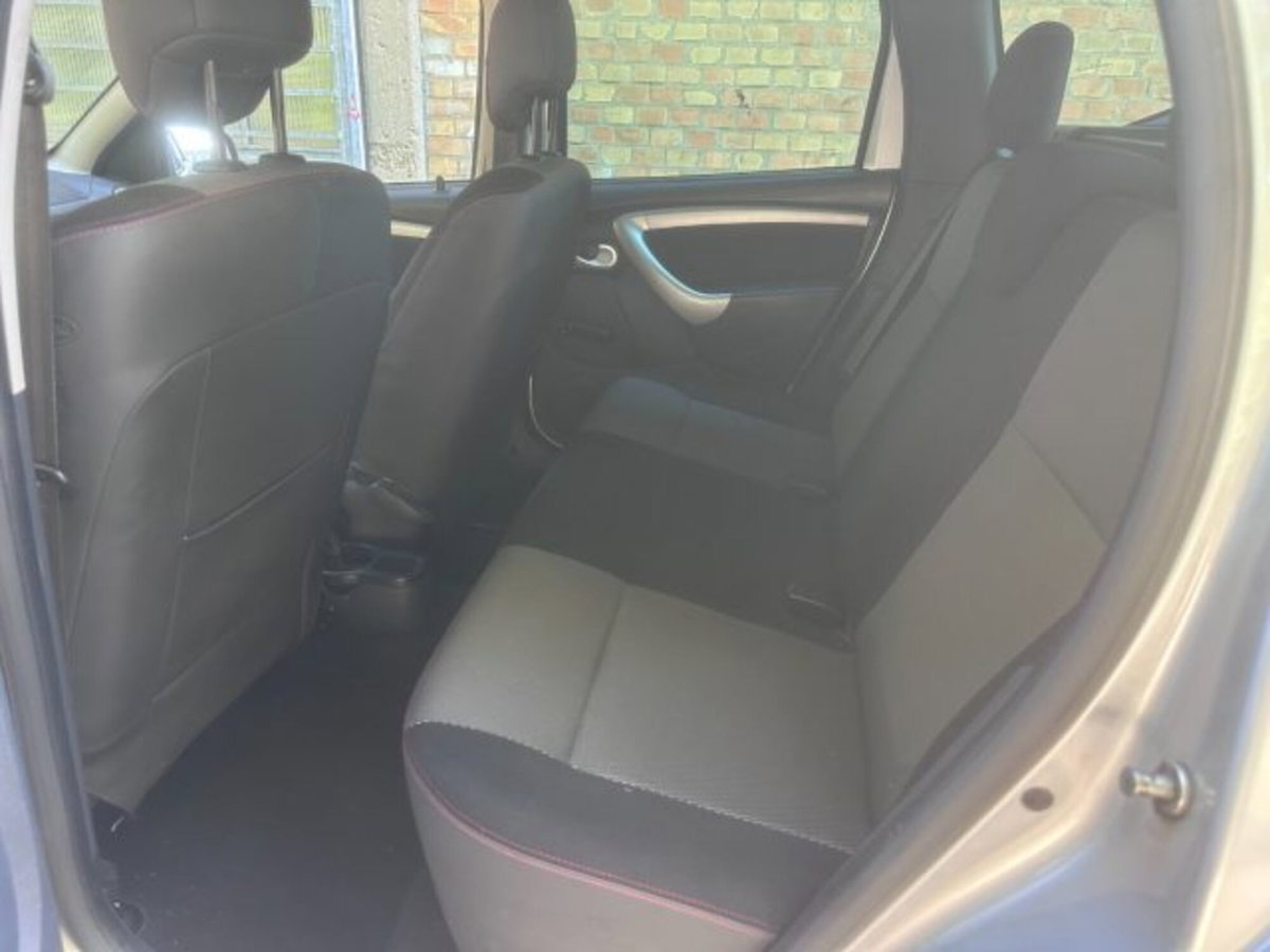 Dacia Duster 1.5 dCi 110CV 4x2 Lauréate (7)