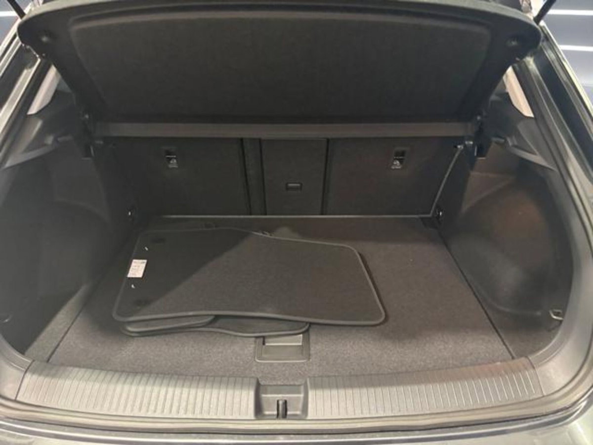 Volkswagen T-Roc 1.0 tsi Style 115cv (12)