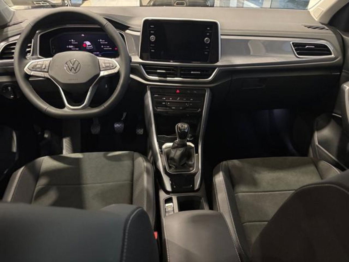 Volkswagen T-Roc 1.0 tsi Style 115cv (6)