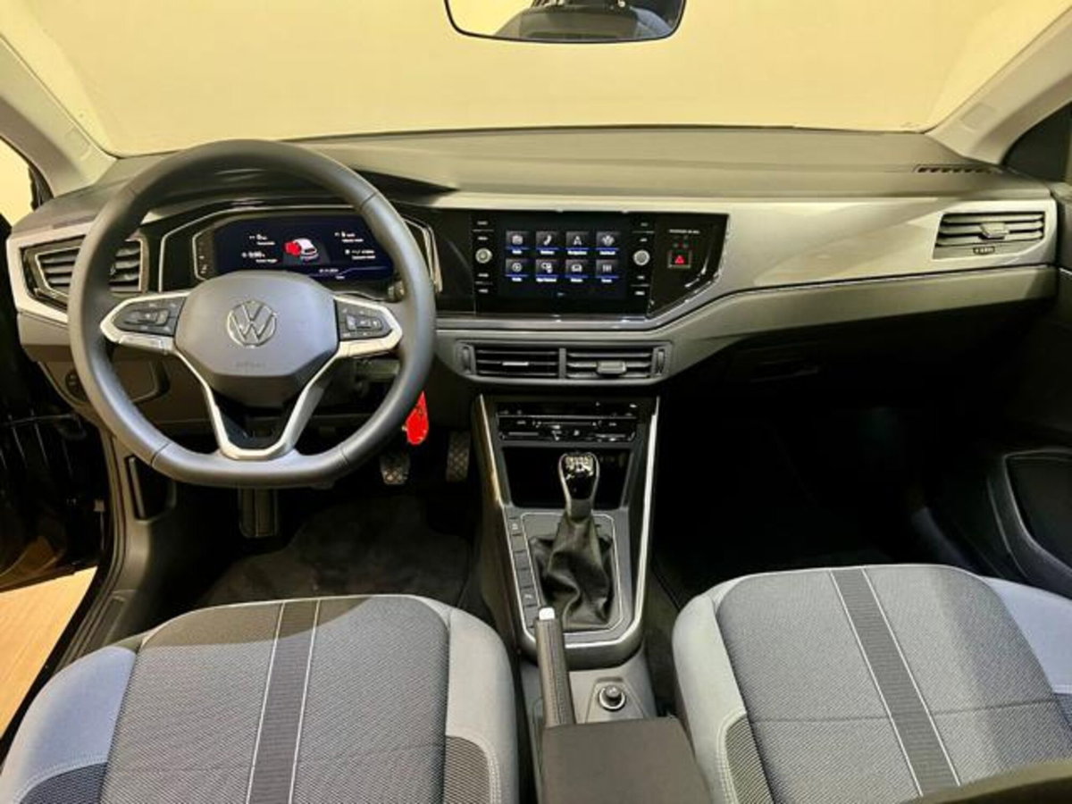 Volkswagen Polo 1.0 tsi Style 95cv (9)