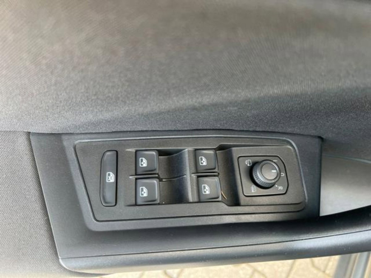 Volkswagen T-Roc 2.0 tdi Life 150cv dsg (12)