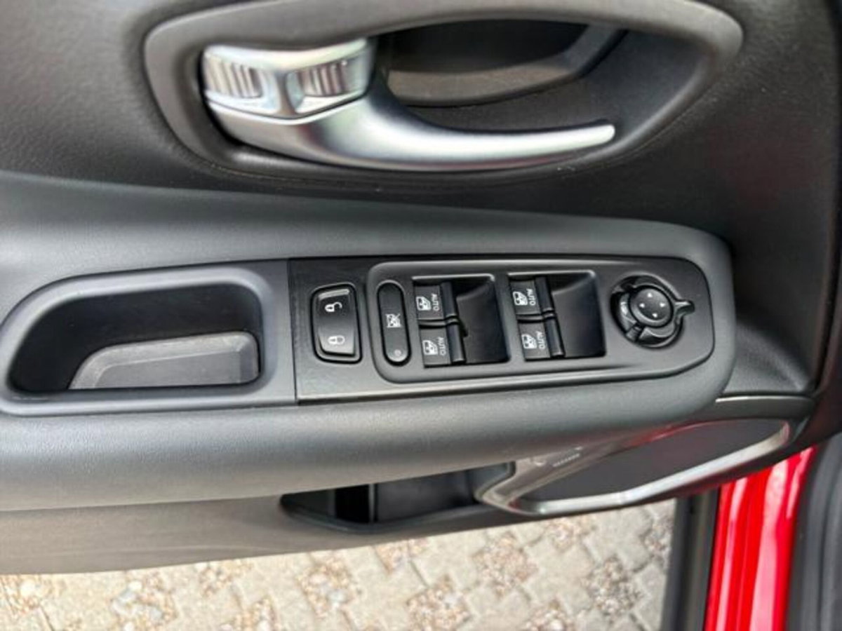 Jeep Renegade 1.5 Turbo T4 MHEV Limited (15)