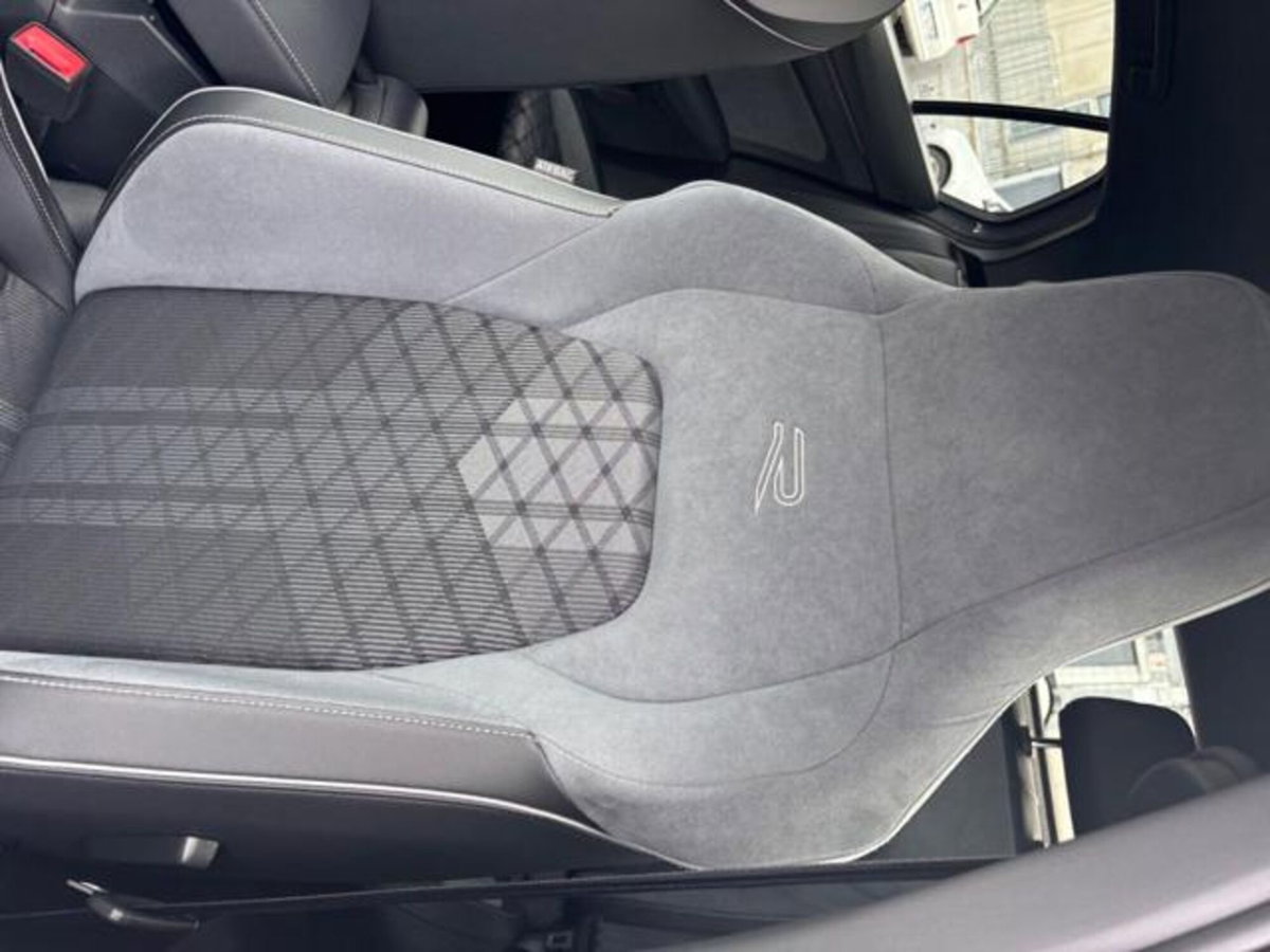 Volkswagen Golf 2.0 TDI 150 CV DSG SCR R-Line (16)