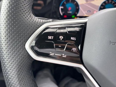 Volkswagen Golf 2.0 TDI 150 CV DSG SCR R-Line (17)