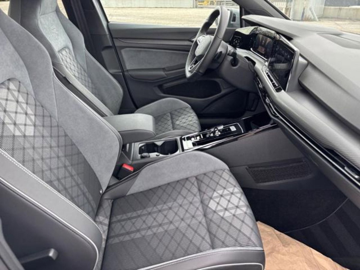 Volkswagen Golf 2.0 TDI 150 CV DSG SCR R-Line (7)