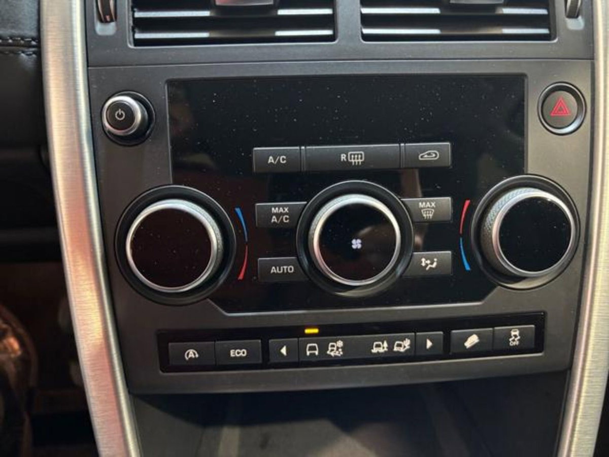 Land Rover Discovery Sport 2.0 TD4 150 CV Pure (11)