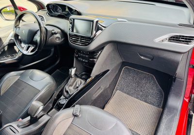 Peugeot 2008 Turbo 110 EAT6 S&S GT Line (13)