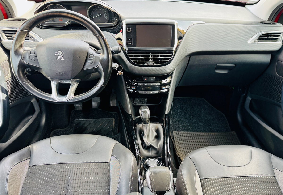 Peugeot 2008 Turbo 110 EAT6 S&S GT Line (17)