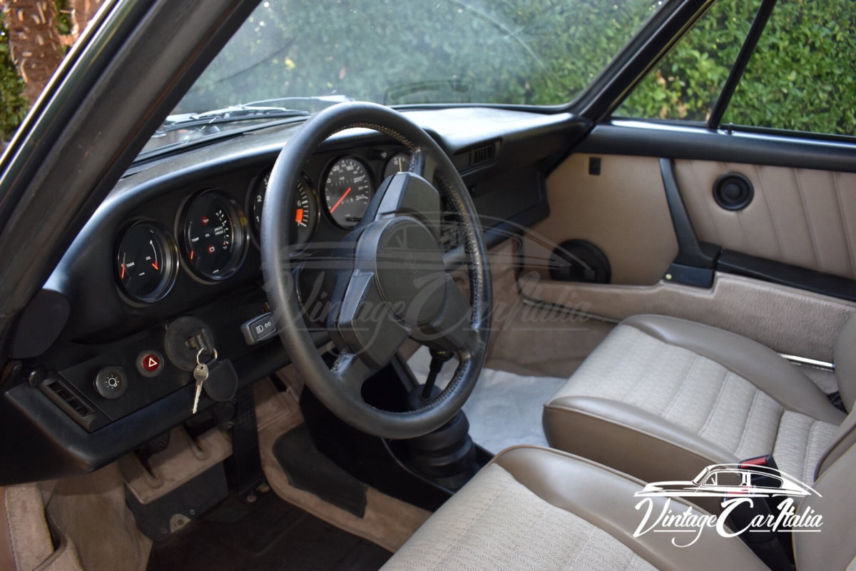 Porsche 911 Cabrio SC 3.0 Targa (12)