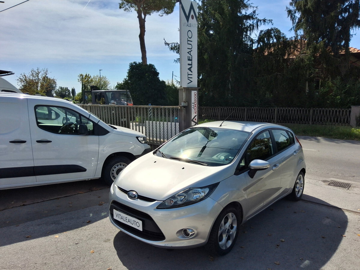 Ford Fiesta 1.2 82 CV 5 porte Titanium (10)