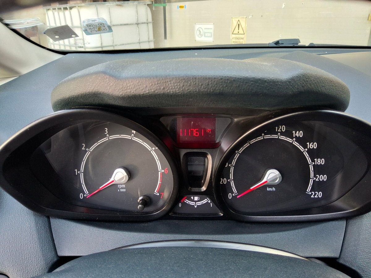 Ford Fiesta 1.2 82 CV 5 porte Titanium (14)