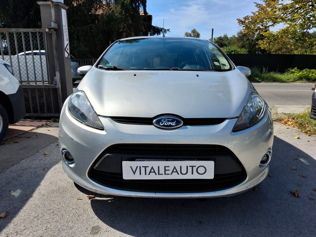 Ford Fiesta 1.2 82 CV 5 porte Titanium (9)