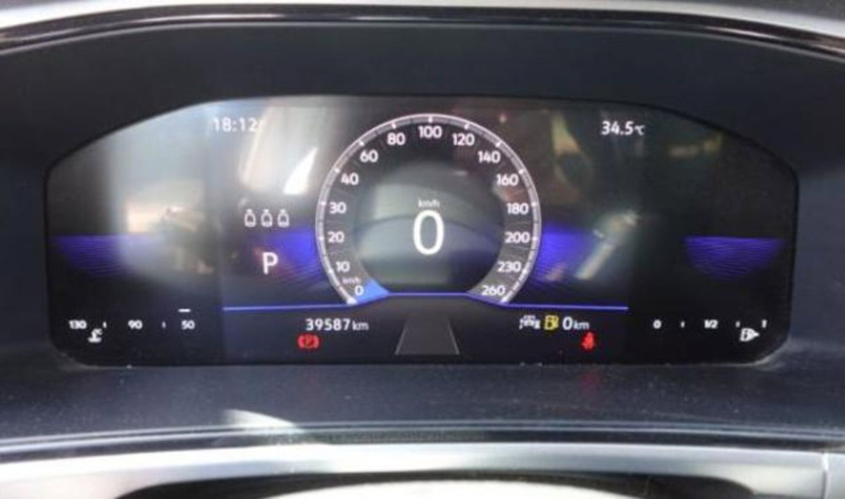 Volkswagen T-Roc 1.5 tsi Life dsg (4)