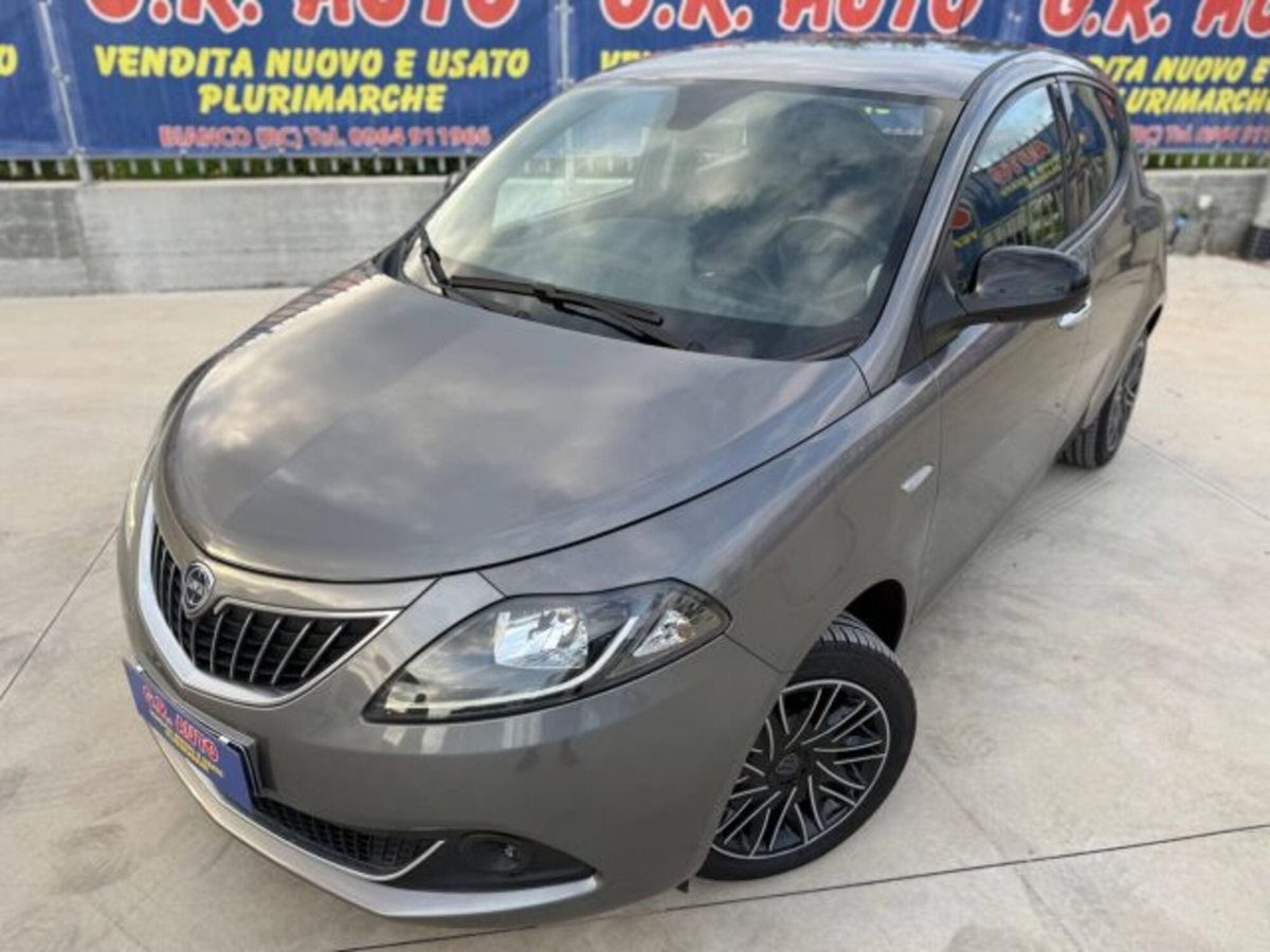 Lancia Ypsilon 1.0 FireFly 5 porte S&S Hybrid Gold Plus
