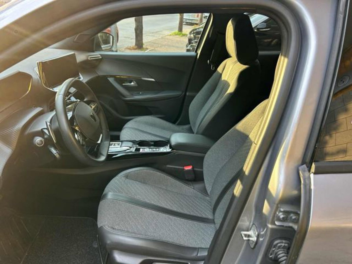 Peugeot 2008 BlueHDi 130 S&S EAT8 Allure Pack (10)