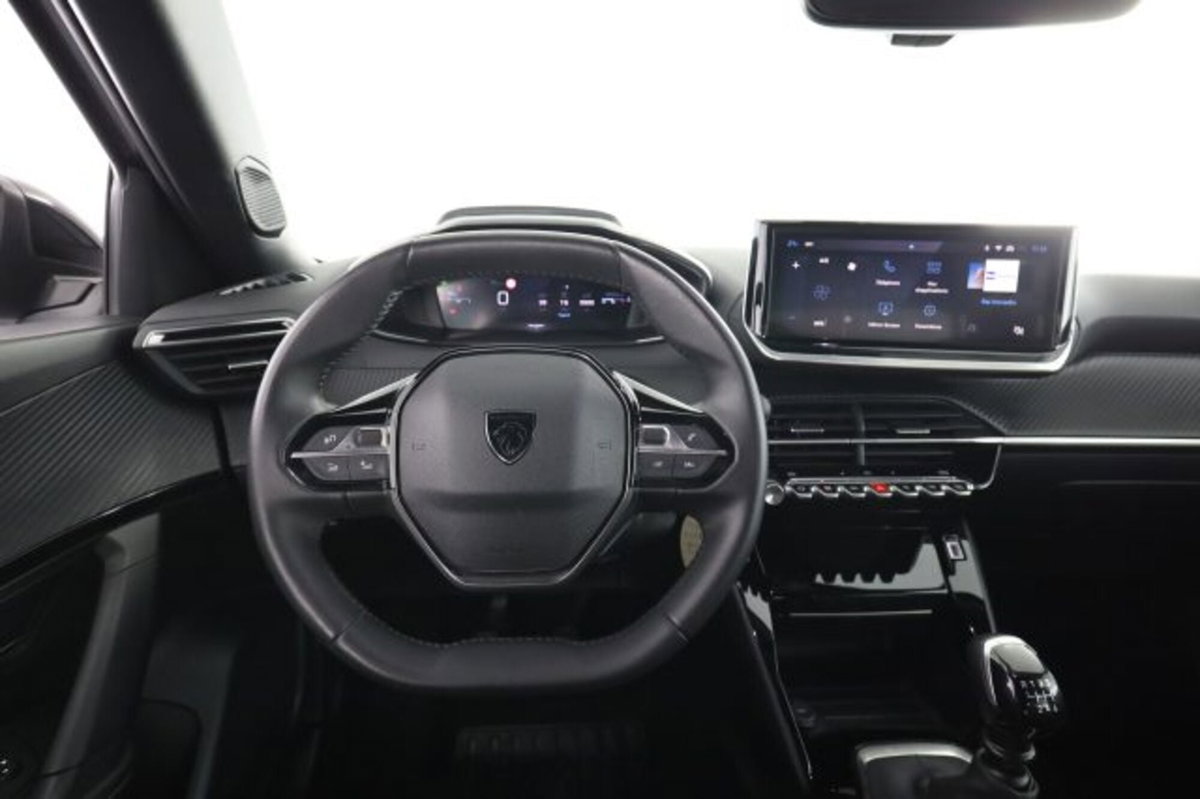 Peugeot 2008 PureTech 100 S&S Allure (4)