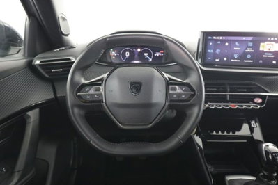 Peugeot 2008 PureTech 100 S&S Allure (4)
