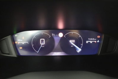 Peugeot 2008 PureTech 100 S&S Allure (6)