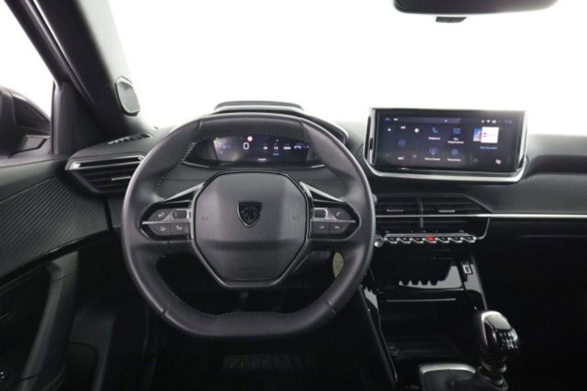 Peugeot 2008 PureTech 100 S&S Allure (4)