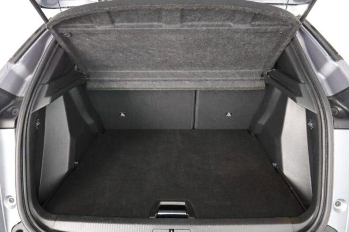 Peugeot 2008 PureTech 100 S&S Allure (5)