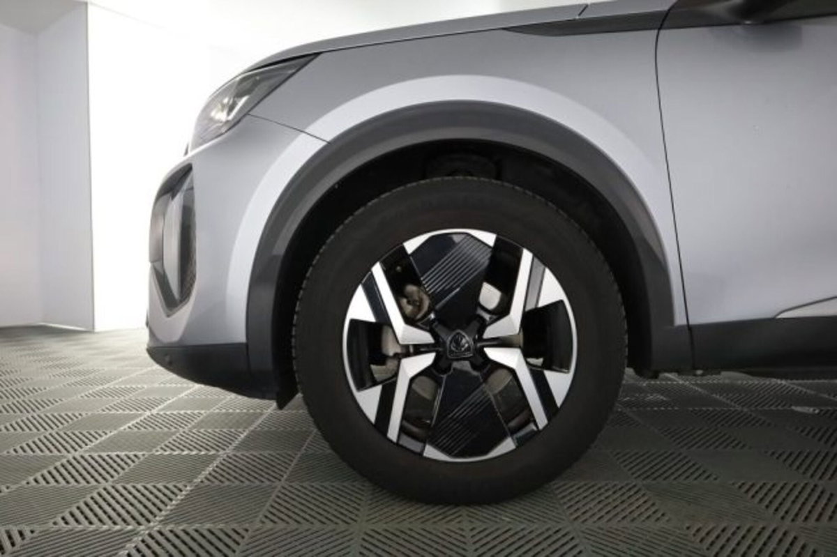 Peugeot 2008 PureTech 100 S&S Allure (7)
