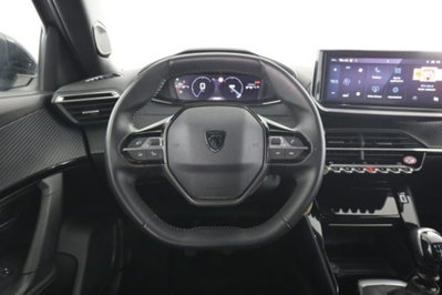 Peugeot 2008 PureTech 100 S&S Allure (4)