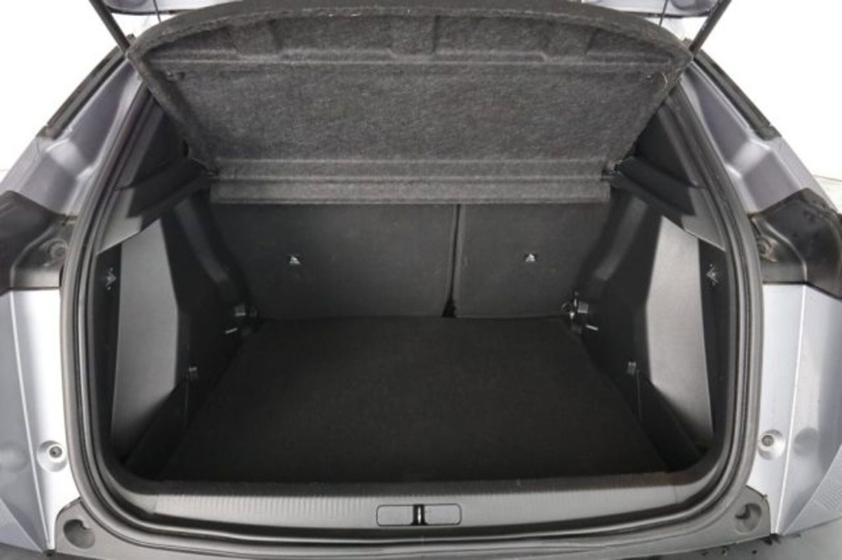Peugeot 2008 PureTech 100 S&S Allure (5)