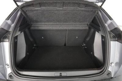 Peugeot 2008 PureTech 100 S&S Allure (5)