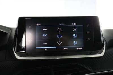Peugeot 2008 PureTech 100 S&S Allure (11)