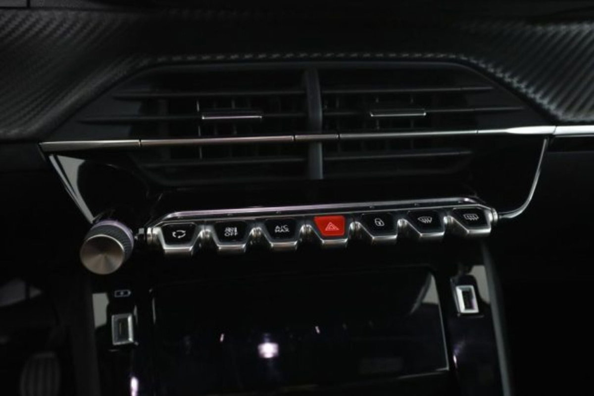 Peugeot 2008 PureTech 100 S&S Allure (13)