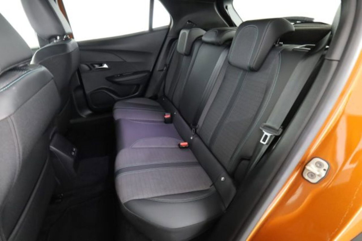 Peugeot 2008 PureTech 100 S&S Allure (3)