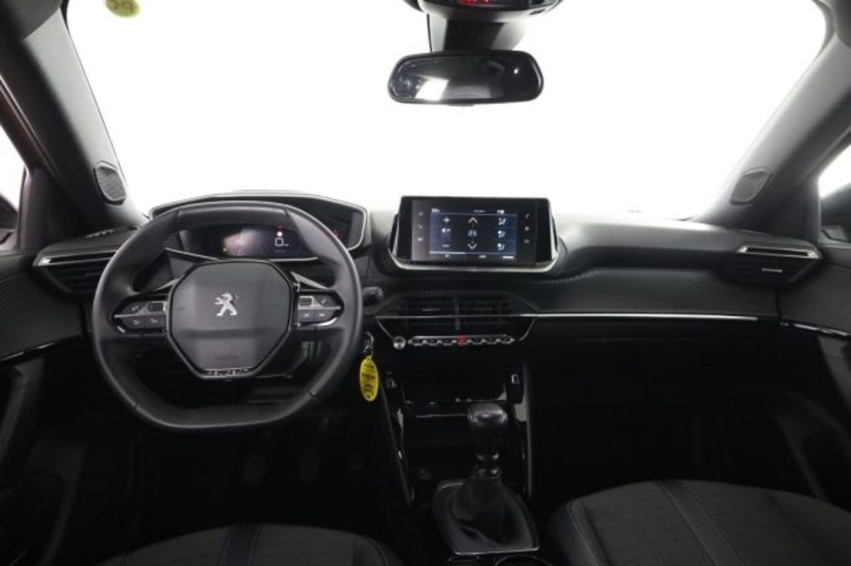 Peugeot 2008 PureTech 100 S&S Allure (4)