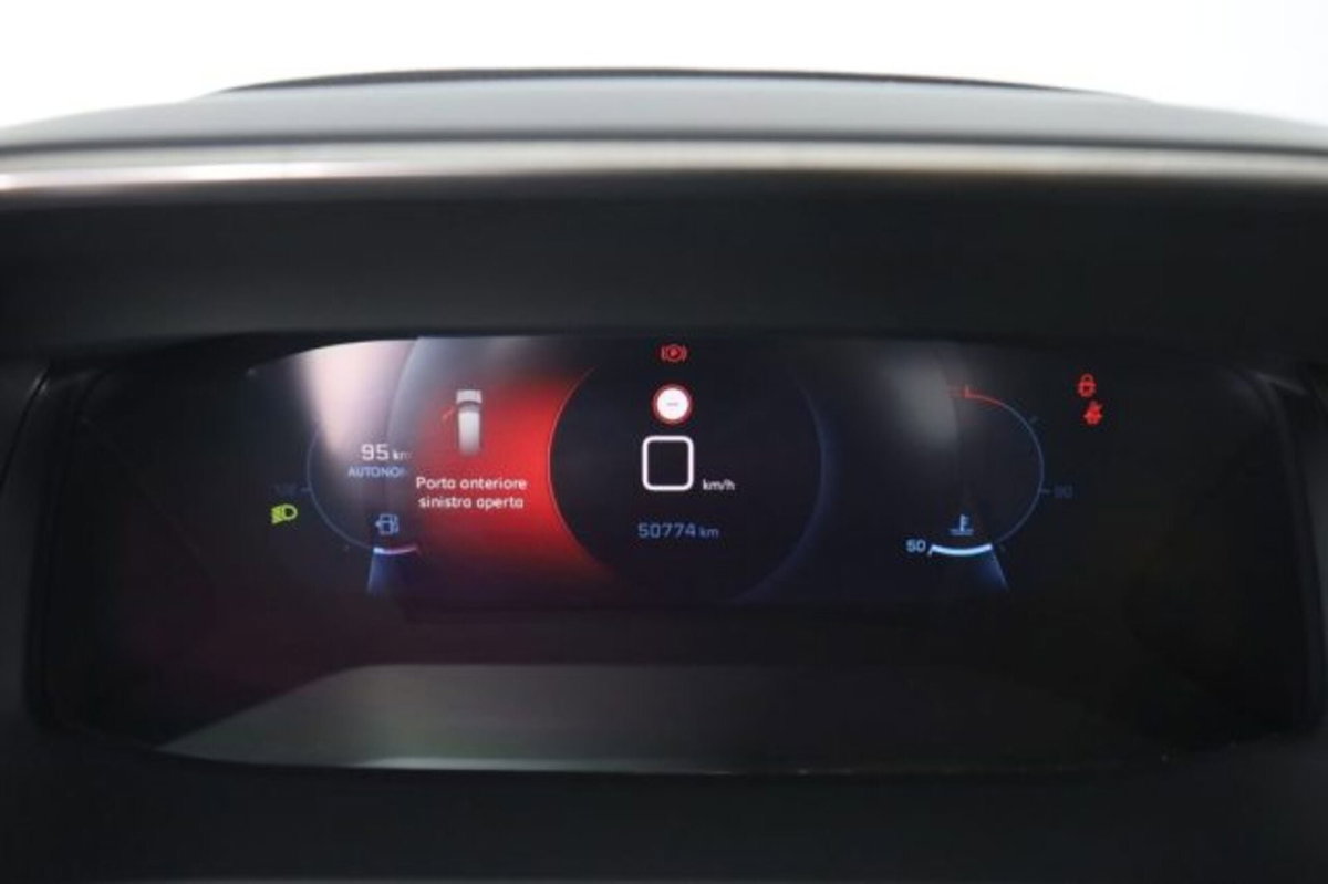 Peugeot 2008 PureTech 100 S&S Allure (7)