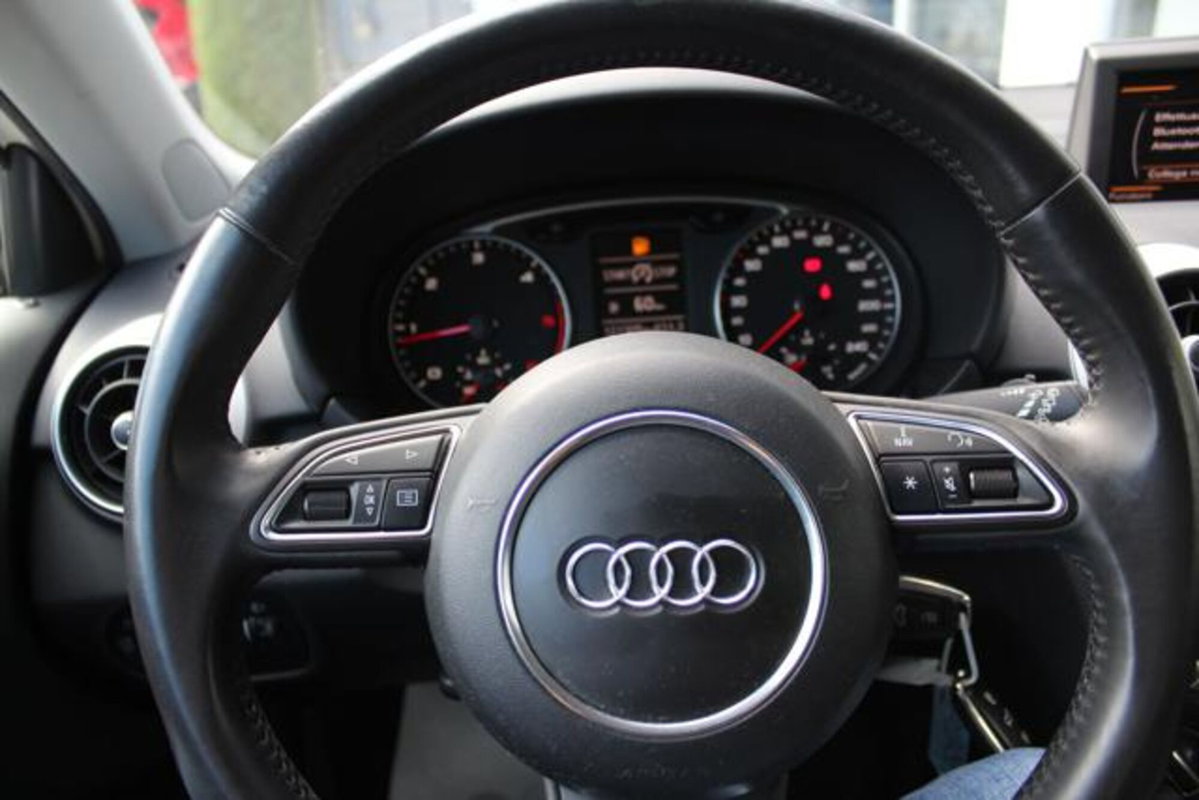 Audi A1 1.6 TDI 105 CV Ambition (10)