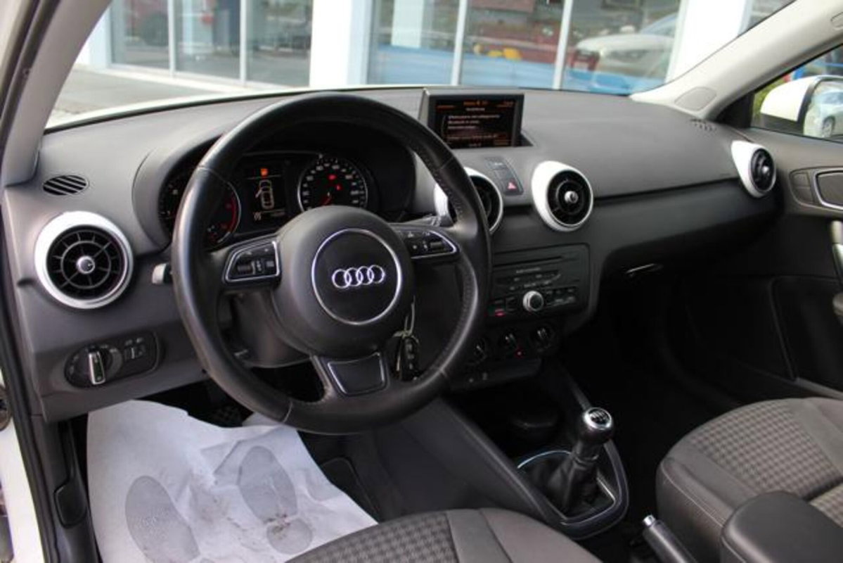 Audi A1 1.6 TDI 105 CV Ambition (8)
