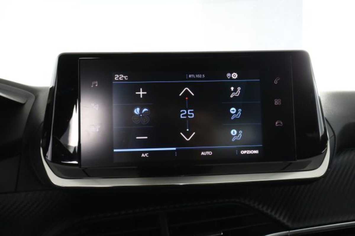 Peugeot 2008 PureTech 100 S&S Allure (11)
