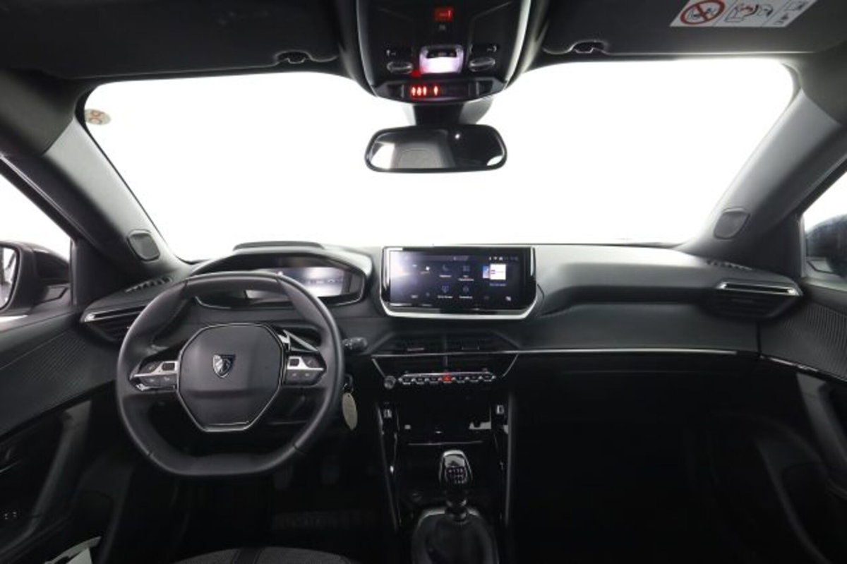 Peugeot 2008 PureTech 100 S&S Allure (3)