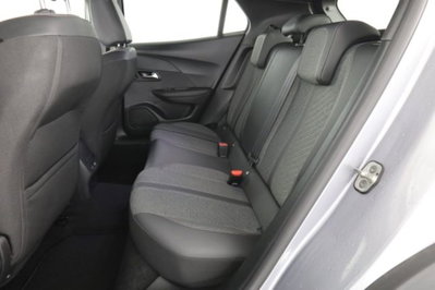 Peugeot 2008 PureTech 100 S&S Allure (2)
