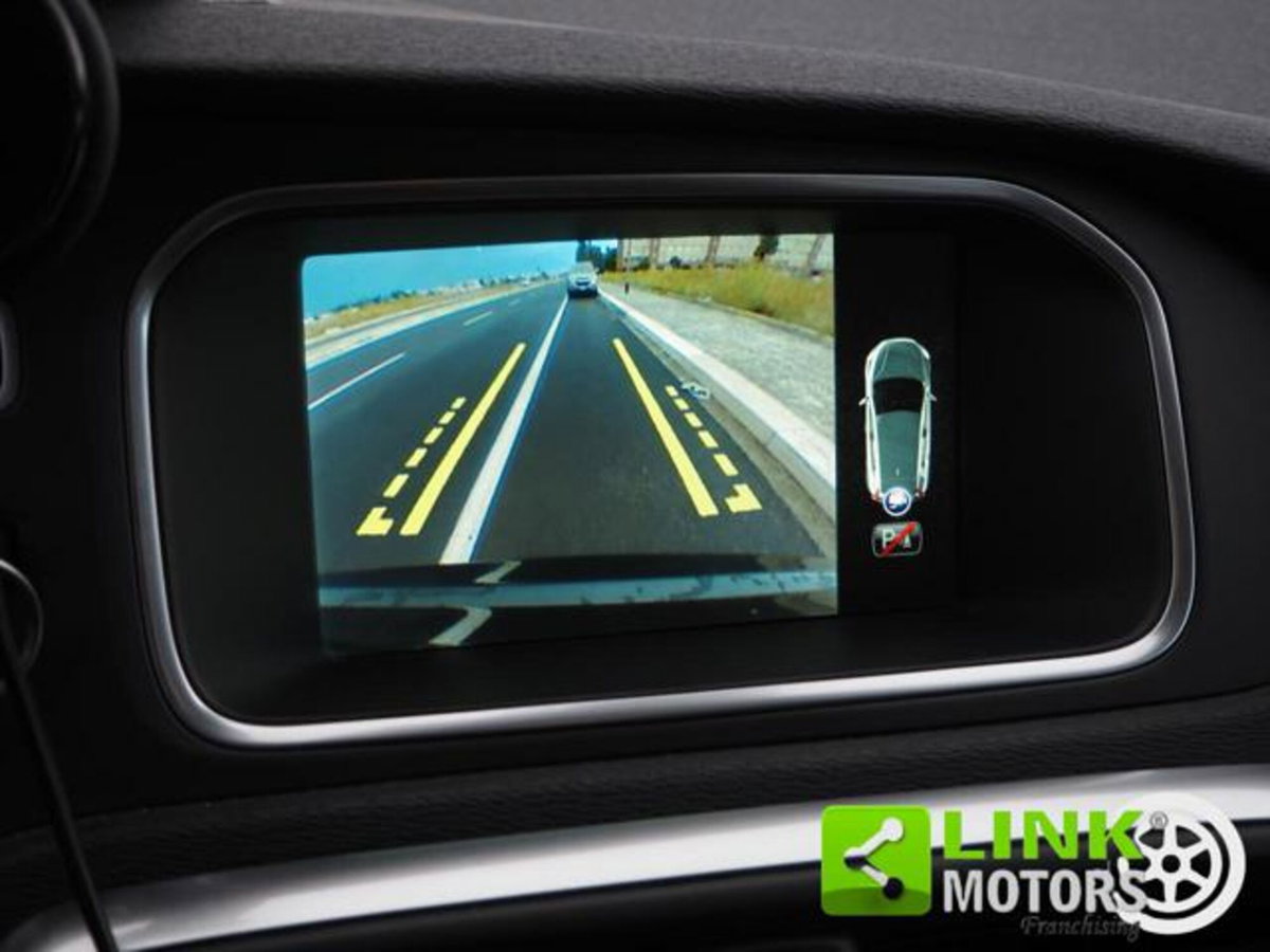 Volvo V40 D3 Momentum (14)