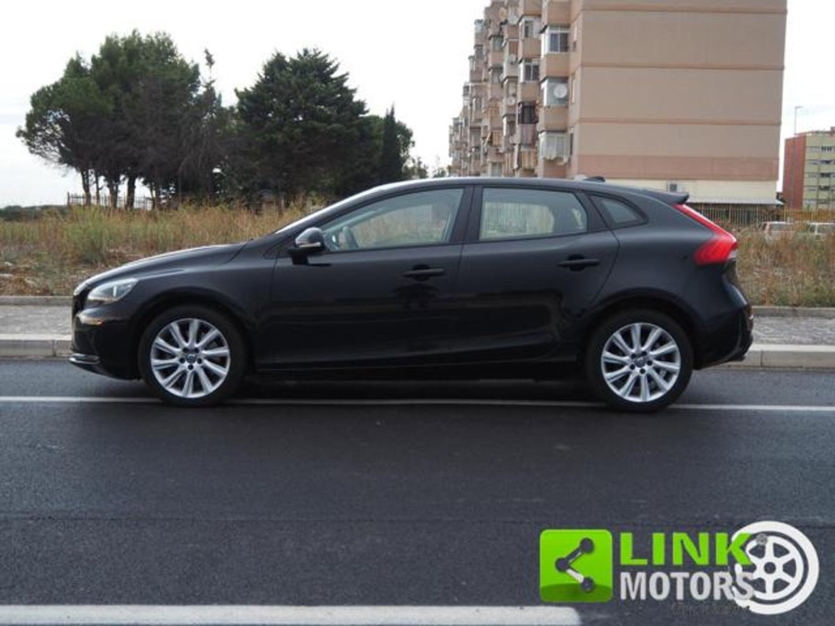 Volvo V40 D3 Momentum (2)
