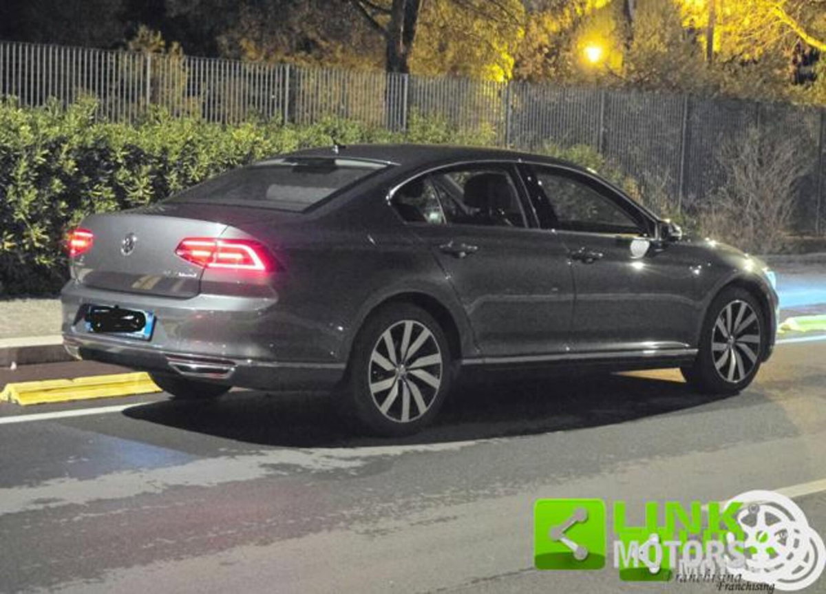 Volkswagen Passat 2.0 TDI DSG Highline BlueMotion Technology (2)