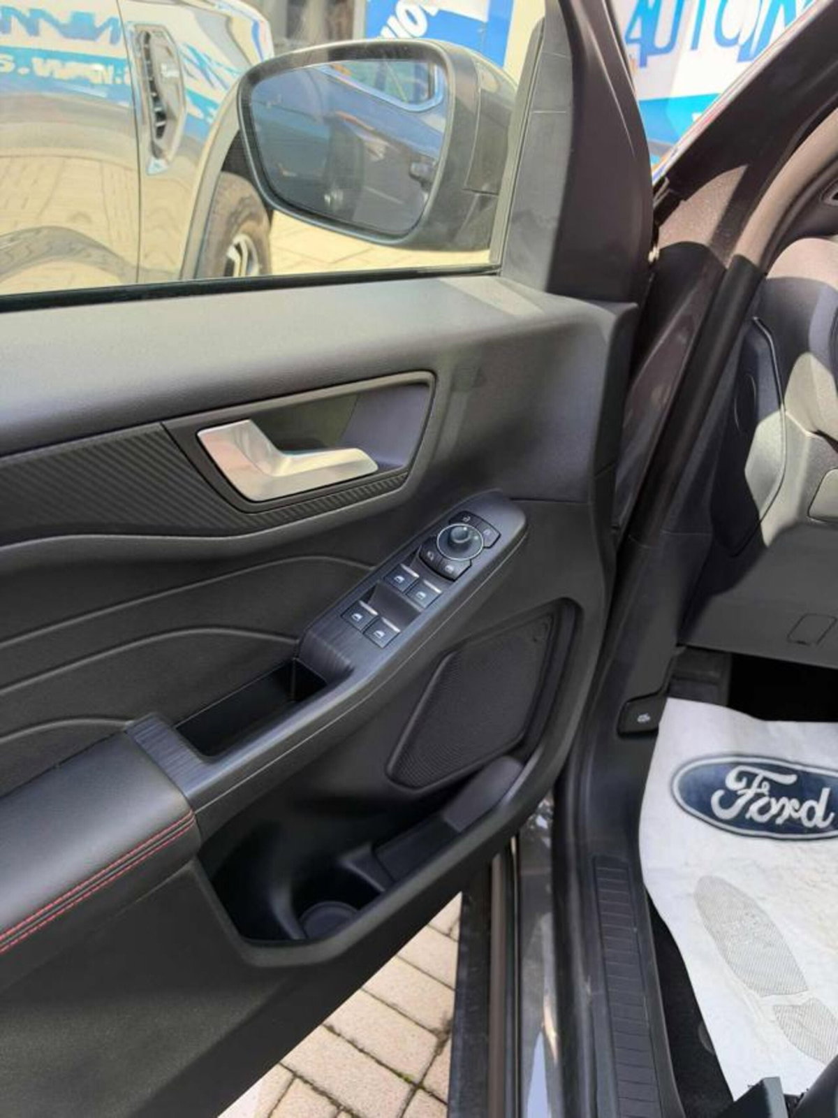 Ford Kuga 1.5 ecoboost ST-Line 2wd 150cv (14)