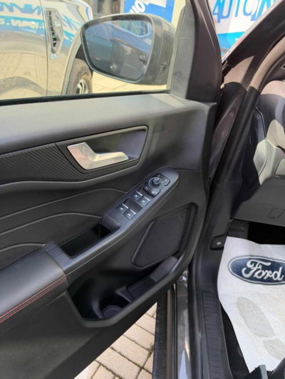 Ford Kuga 1.5 ecoboost ST-Line 2wd 150cv (14)